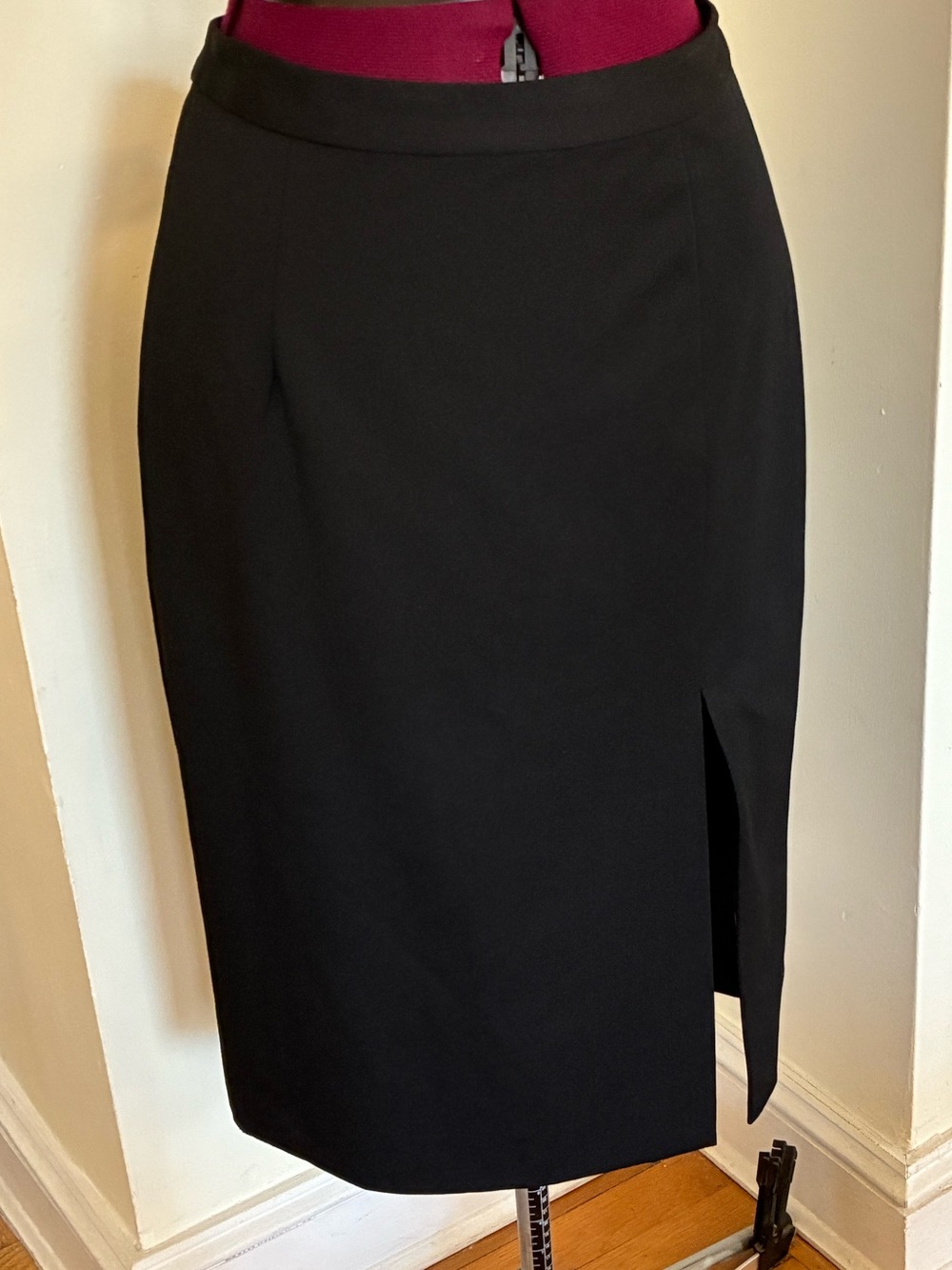 L'AGENCE Black Pencil Skirt with Front Side Slit